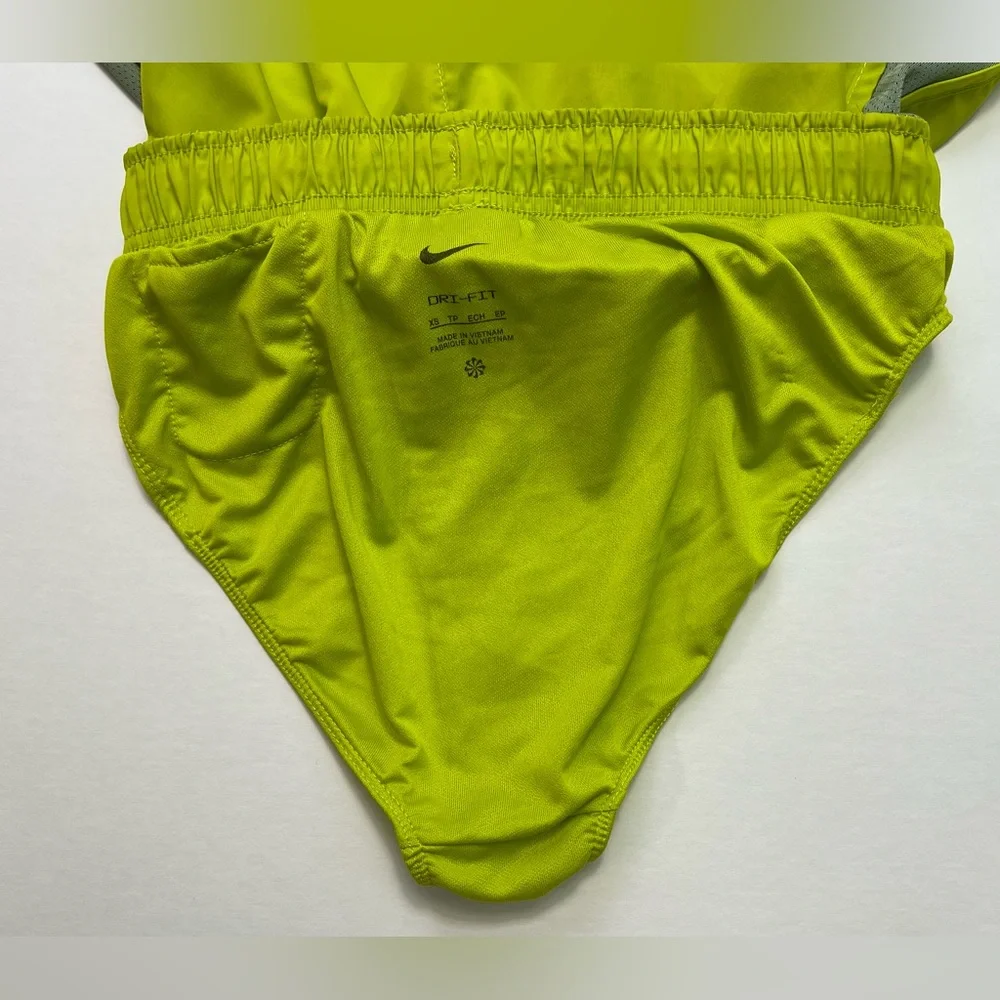 Nike Women's Dri-fit Tempo Track 3.5 Shorts in Bright Cactus Size: XS - NWT